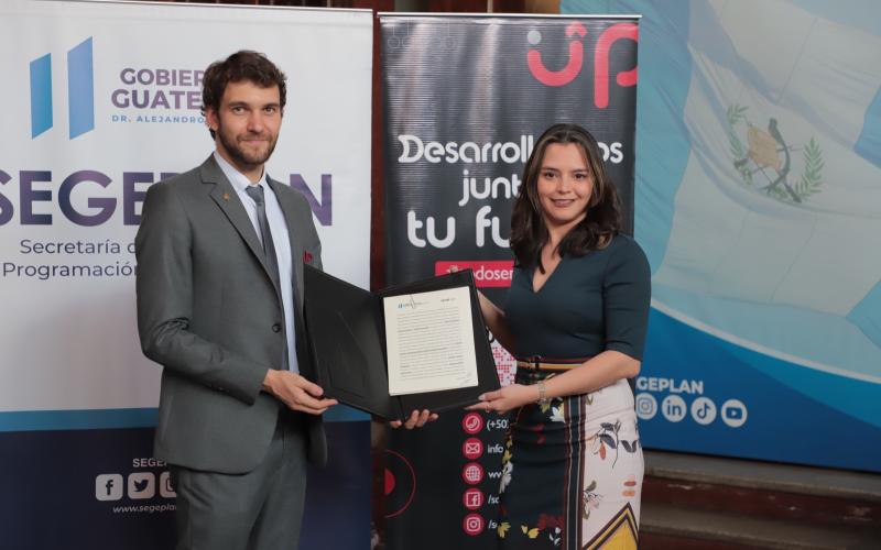 Más personas, especialmente jóvenes, tendrán acceso a becas