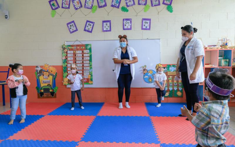 En los CAI se brindan cuatro tiempo de alimentación balanceada para mantener el peso y talla de las niñas y niños atendidos.