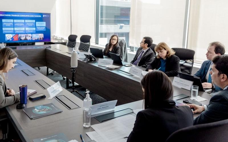 El ministro de Economía, Janio Rosales, recibió a los funcionarios del FMI.