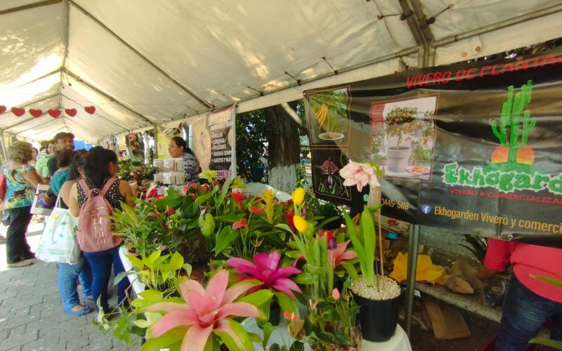 Empresarios salen beneficiados por MINECO en la expo.bazar de Retalhuleu