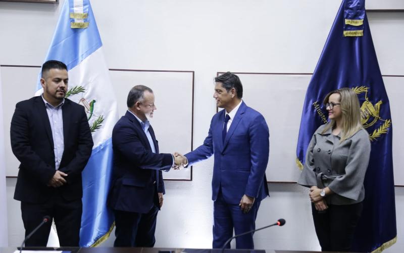 Firman convenio para impulsar procesos de formación del personal