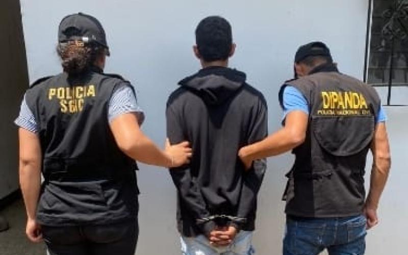 Colombiano es detenido por el delito flagrante de extorsión