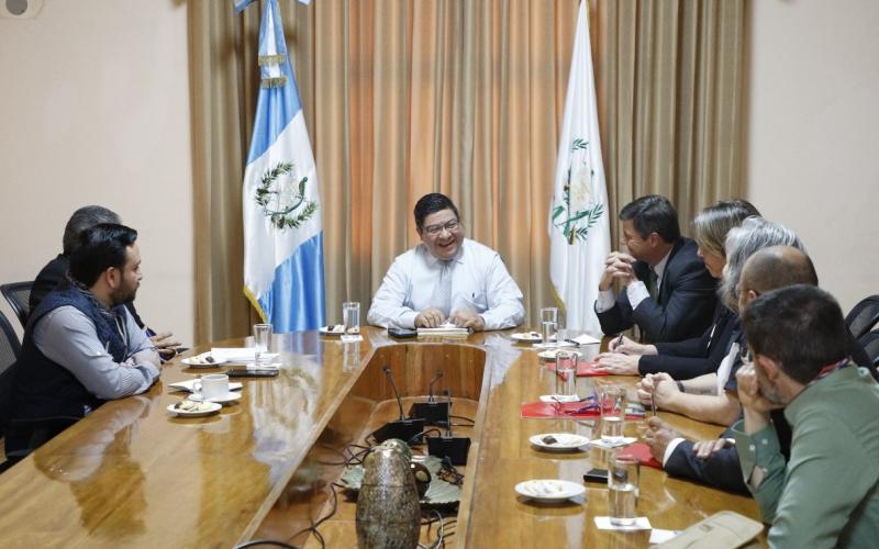 Gobierno de España y el MARN ratifican el compromiso de trabajar juntos por el medioambiente