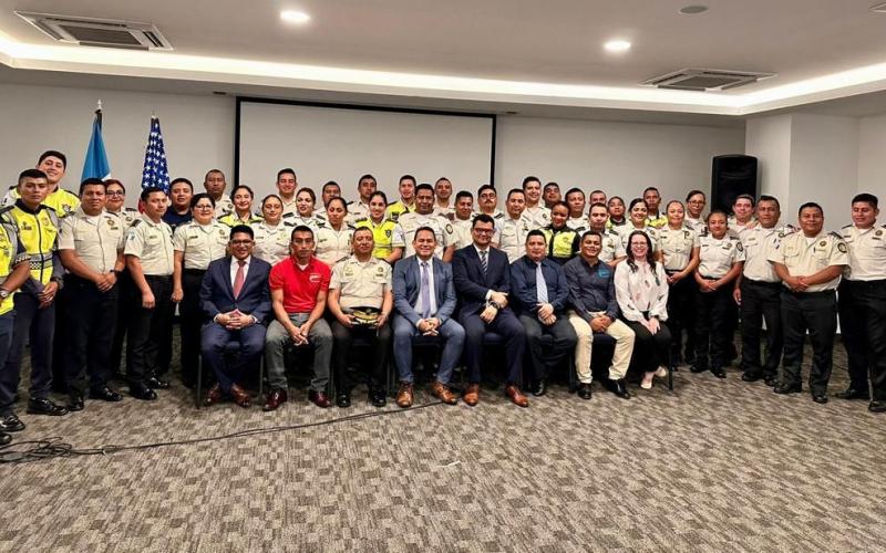 Centros educativos beneficiados con certificación de agentes GREAT