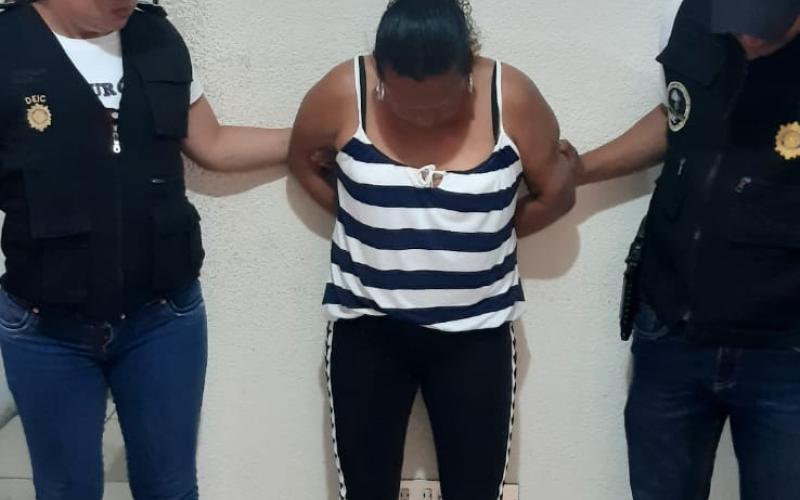 Detienen a presunta integrante de la banda Los Quichelenses