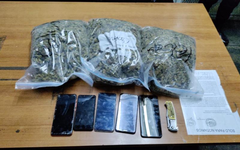 Investigadores capturan a presuntos distribuidores de droga en operativos