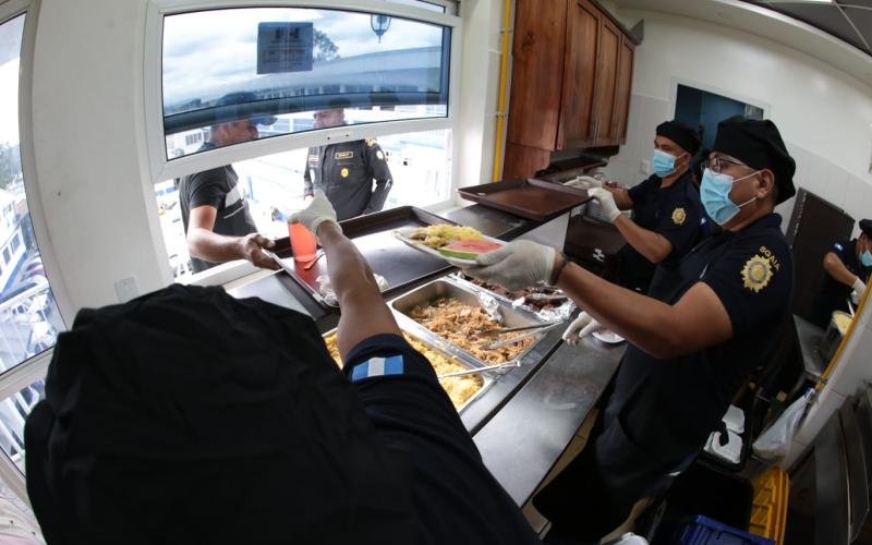 Autoridades promueven una alimentación saludable en comedores policiales