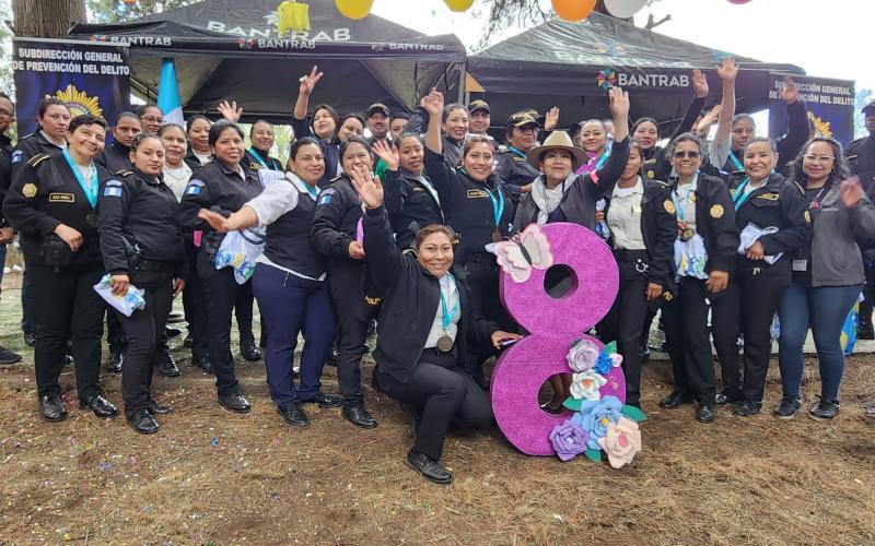 Agentes de prevención celebran el día de la mujer en Chimaltenango 