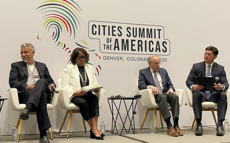 Ministro de economía participa en  el Cities Summit of the Americas
