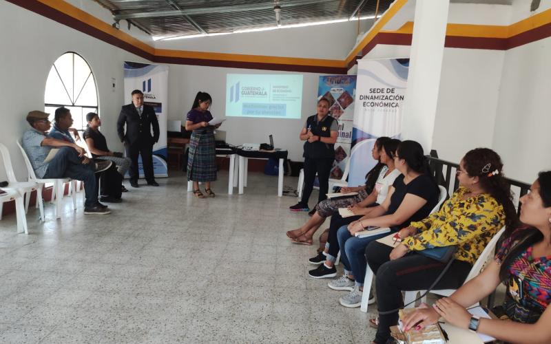 Empresarios de Baja Verapaz reciben capacitación para la Implementación de la  Factura Electrónica en sus negocios