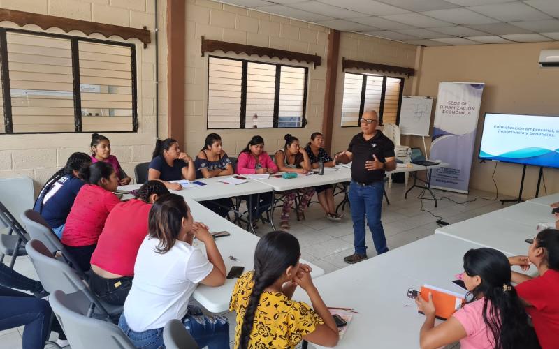 Ministerio de Economía impulsa la formalización empresarial en Chiquimula