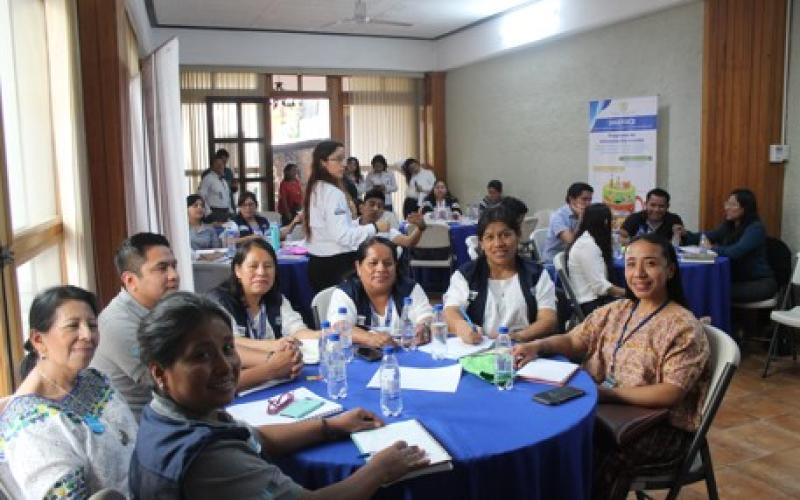 Digefoce capacita a personal del programa Acompáñame a Crecer