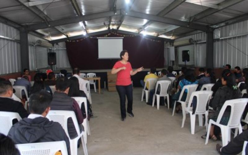 Fortalecen capacidades de docentes para la atención psicosocial 