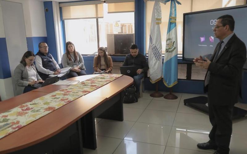 El doctor Carlos Gómez, Subsecretario de Protección