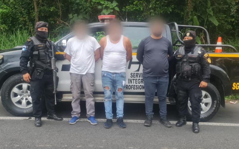 Capturan a presunto coyote por traslado de migrantes en Quetzaltenango