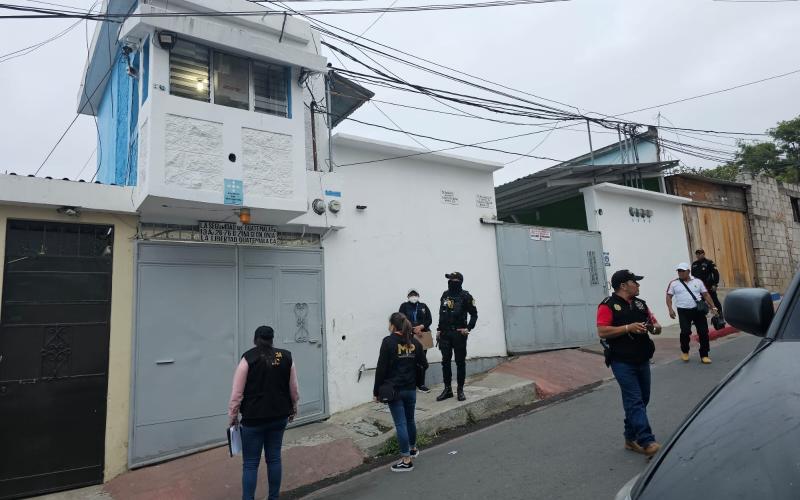 Investigadores desarrollan allanamientos contra banda vinculada al robo de residencias