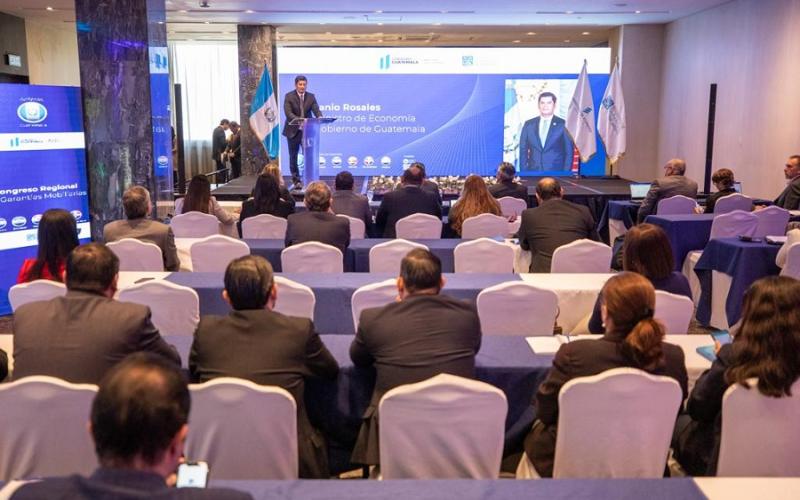 El Ministro de Economía Dr.  Janio Rosales presidió el evento . 