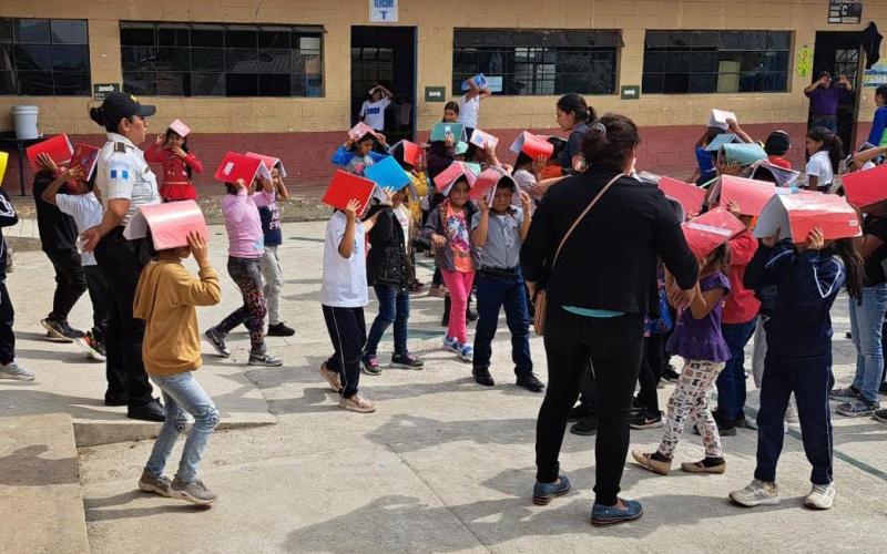 PNC realiza actividades de prevención con estudiantes del interior del país