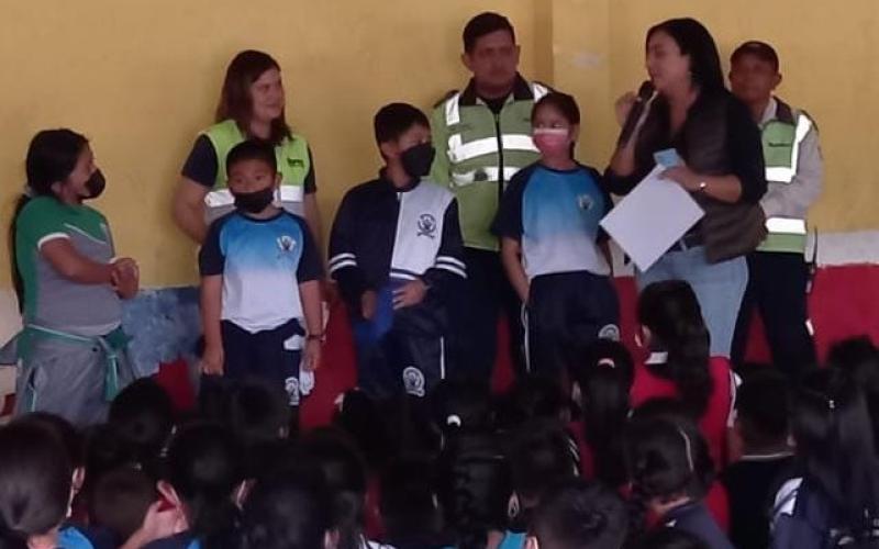 Celebran el Día de la Tierra con estudiantes de Mixco