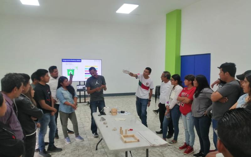 Personal de la Dirección de Residuos y Desechos de la Municipalidad de Guatemala recibe diplomado del MARN