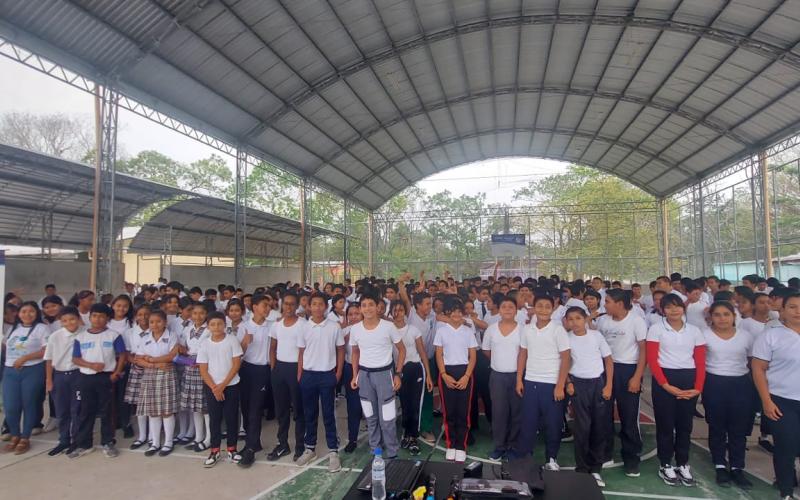 Escolares de San Benito, Petén comprometidos con el medioambiente