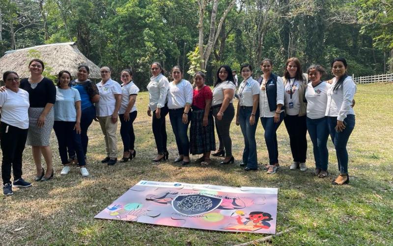 Capacitan a Directoras Municipales de la Mujer en Petén 