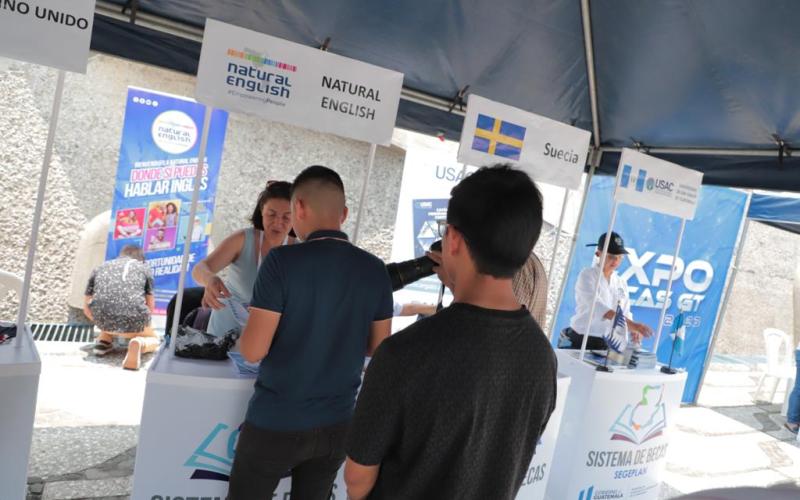 Estudiar en el extranjero, una experiencia transformadora,  resaltan ex becarios guatemaltecos