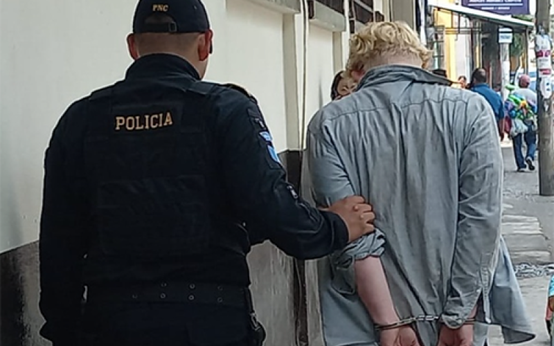 Capturados por distribución de drogas y portación ilegal de armas de fuego en Escuintla