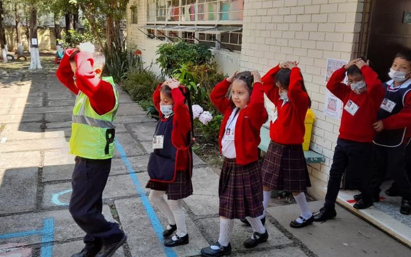 Ministerio de Educación realiza primer simulacro nacional de evacuación por terremoto