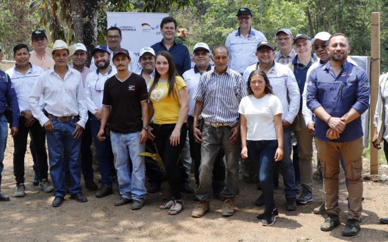 Comisión de KFW verifica proyecto de adaptación climática y califica de exitosa la intervención del MARN