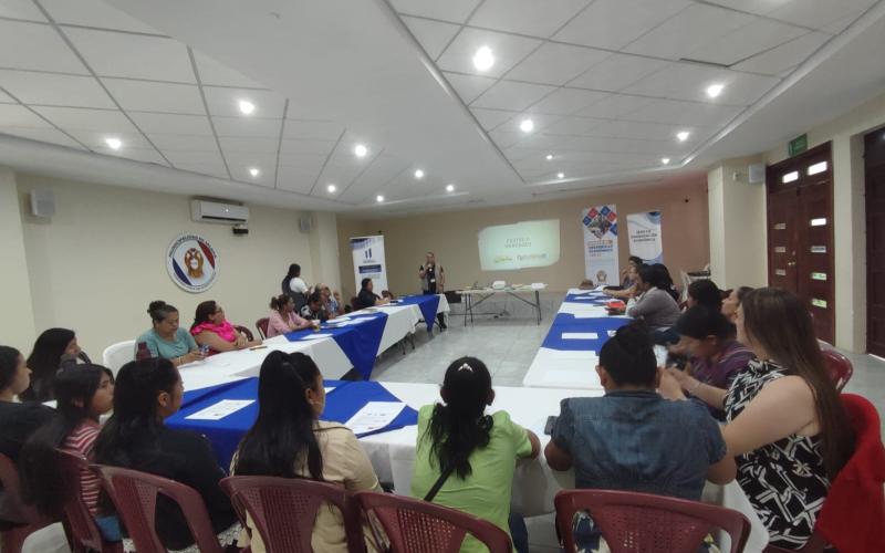 Empresarios y emprendedores reciben capacitación en Baja Verapaz