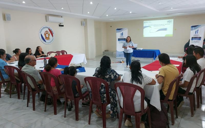 Emprendedores de Salamá se capacitan para la formalización de sus negocios