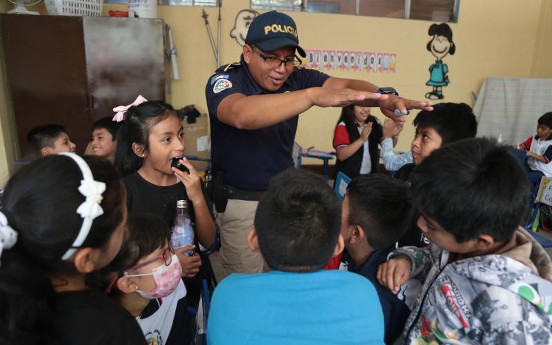 Disetur promueve seguridad turística en centros educativos