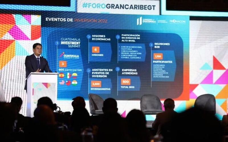 El Ministro de Economía Dr.  Janio Rosales  presidió el evento . 