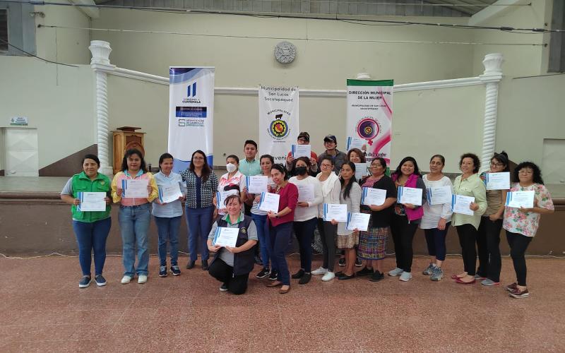 Emprendedores son capacitados por el Mineco en la elaboración de plan de negocios