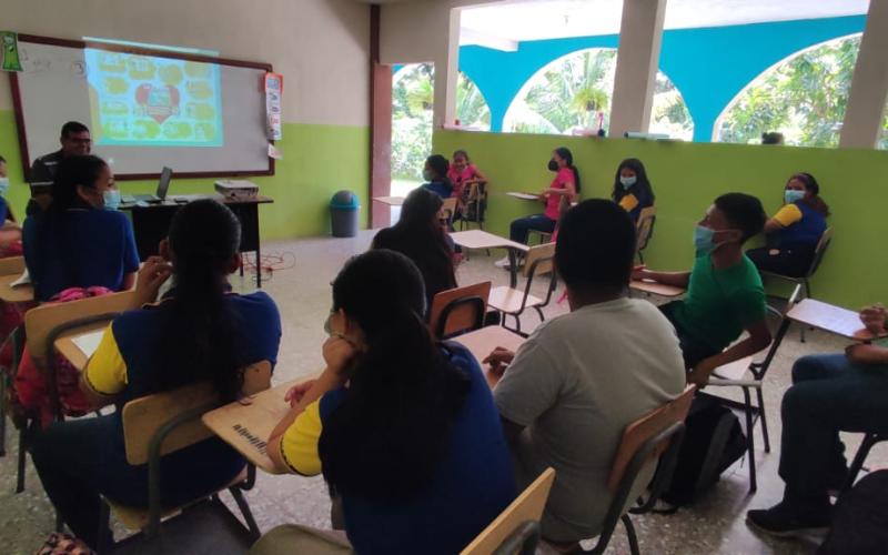 Jóvenes de Chimaltenango comienzan formación como Guardianes Ecológicos