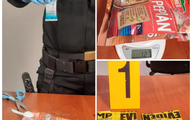 Decomisan droga en bodega de encomiendas