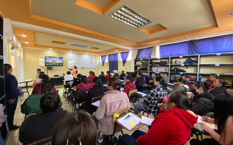 Estudiantes de enfermería en San Marcos se forman en educación ambiental