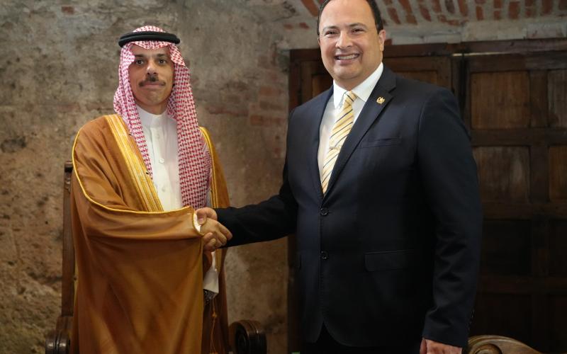 Ministros de Relaciones Exteriores de Guatemala y Arabia Saudita refuerzan vínculos bilaterales