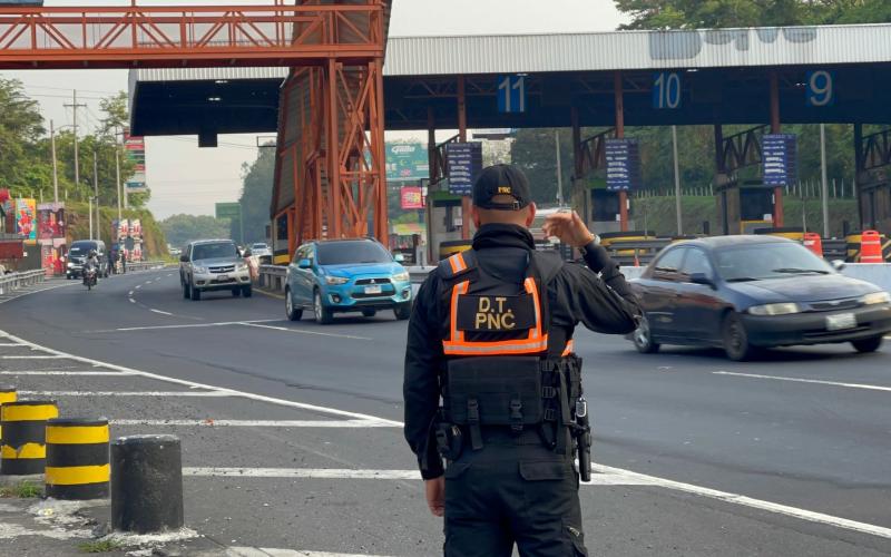 Operativos multisectoriales buscan prevenir siniestros viales en la autopista Palín-Escuintla