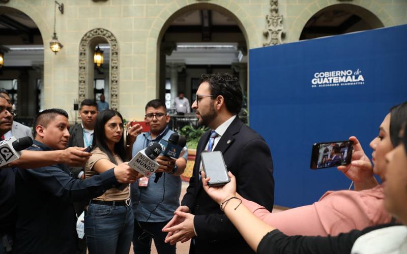 Secretario de Comunicación Social brinda declaraciones a los medios de comunicación
