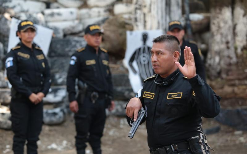 Más de 18 mil policías refuerzan sus habilidades en armamento y tiro