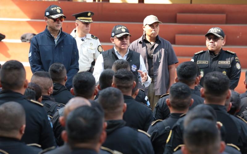 La PNC fortalece destrezas en manejo de armas para la protección ciudadana