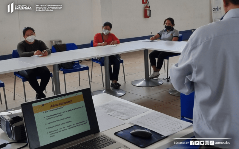 Cada año se desarrollan dos diplomados para niñeras 