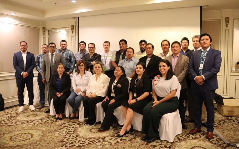 MARN certifica a empresas e instituciones por eliminación de químicos contaminantes y mejorar prácticas ambientales