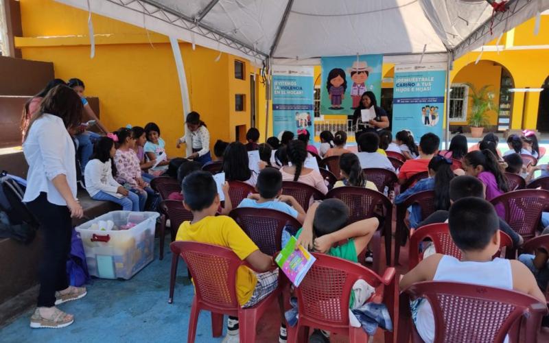 Kathy se divirtió y aprendió sobre prevención de la violencia junto a más de 80 niñas y niños