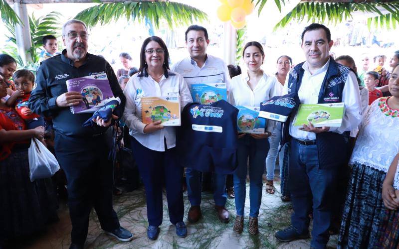 Entrega de 14 Cecodii en beneficio de más de 1,335 niños  de Panzós, Alta Verapaz 