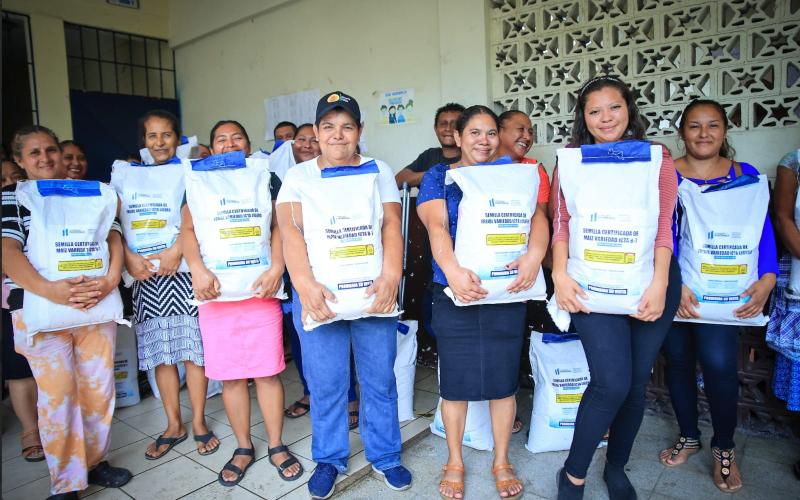 Inicia entrega de semilla certificada de maíz y frijol 