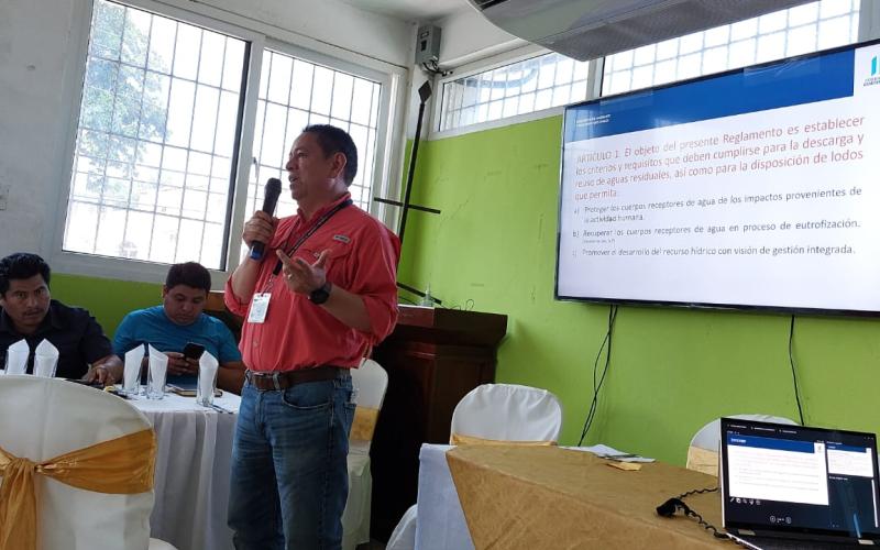 MARN fortalece a municipalidades para atender temas de agua y saneamiento y desechos sólidos