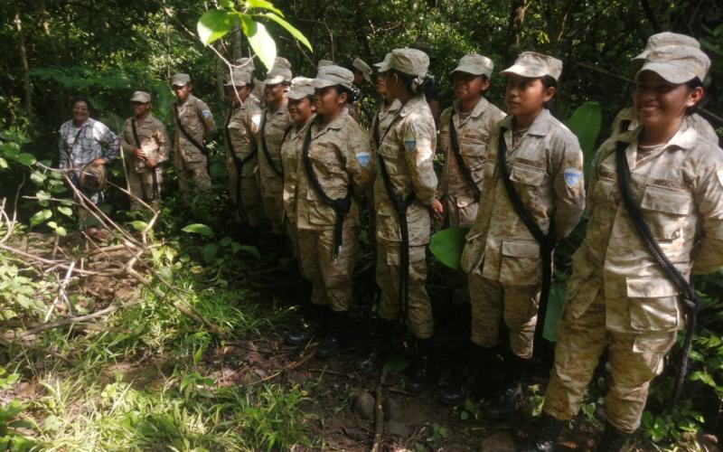Retalhuleu celebra al medioambiente reforestando
